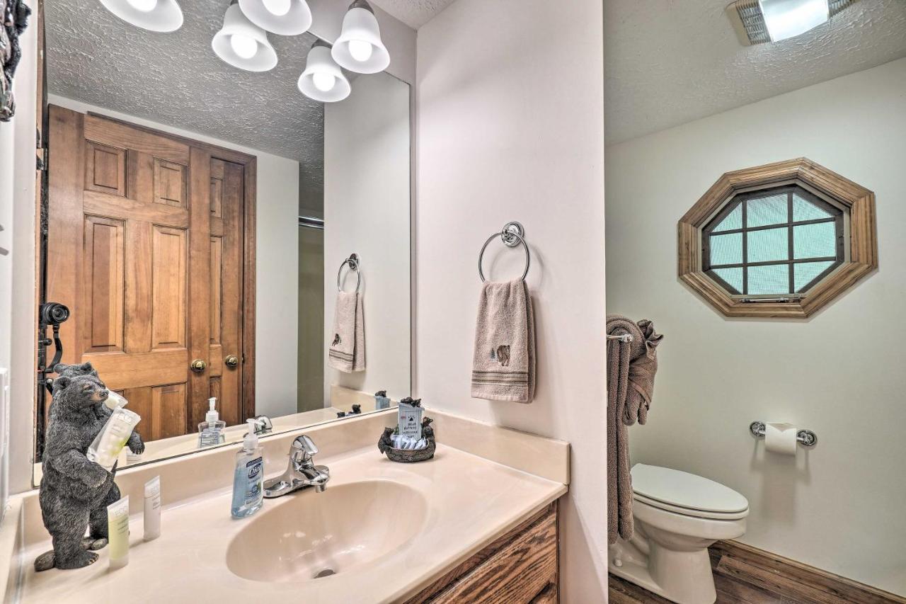 Picturesque Pigeon Forge Cabin With Mountain Views Esterno foto